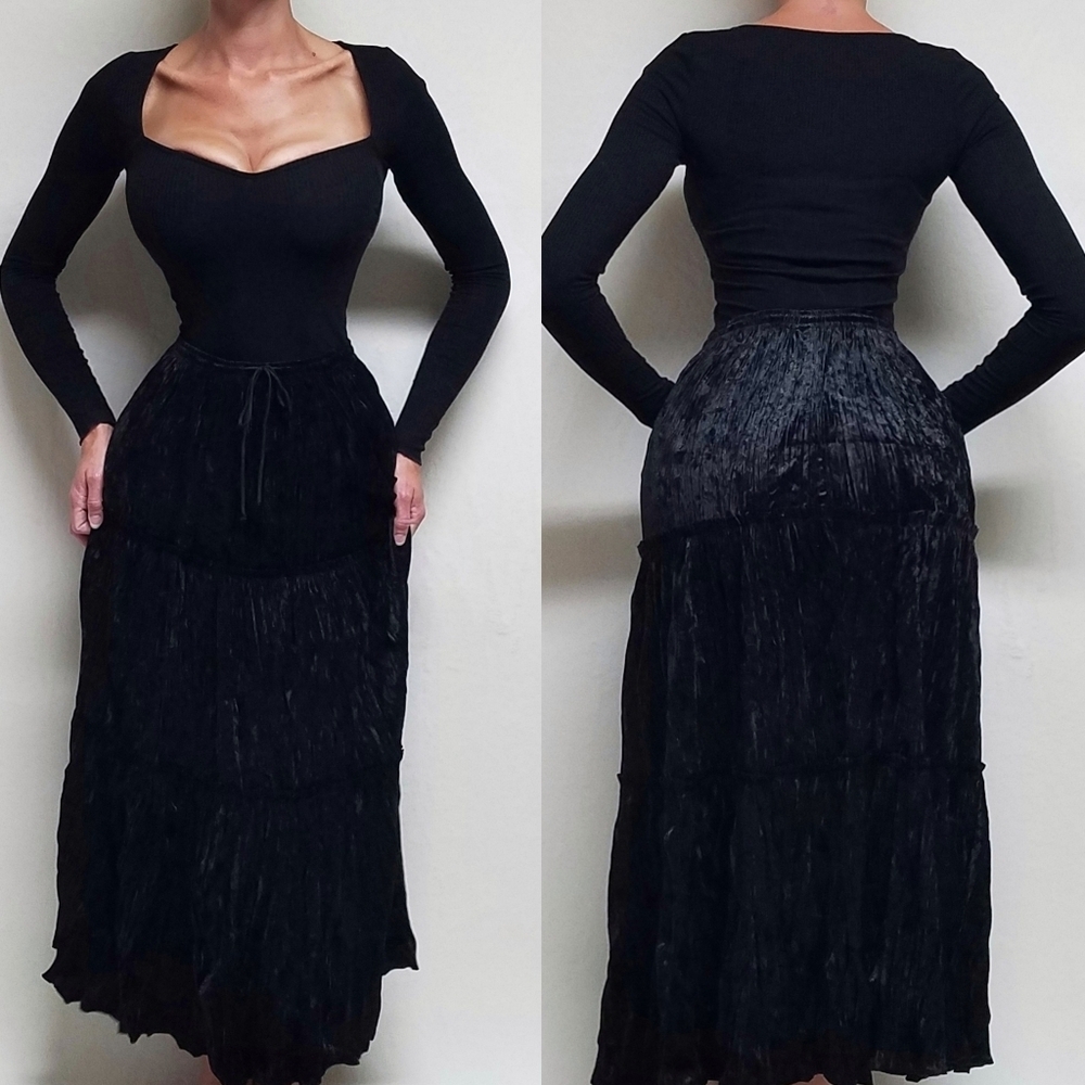 90s Vintage Black Tiered Crushed Velvet Stretch High Waist Midi Prairie Skirt